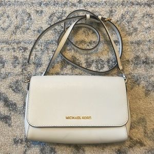 Like new Michael Kors small crossbody bag.